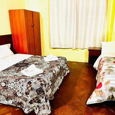 Holiday Πανσιόν *